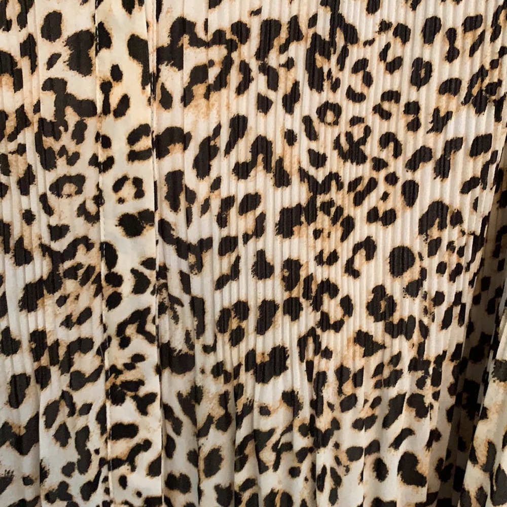 Banana Republic Print Pleated Shirt - Picture 8 of 8